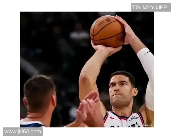 布鲁克洛佩斯的篮球传奇之路与职业生涯的辉煌成就分析