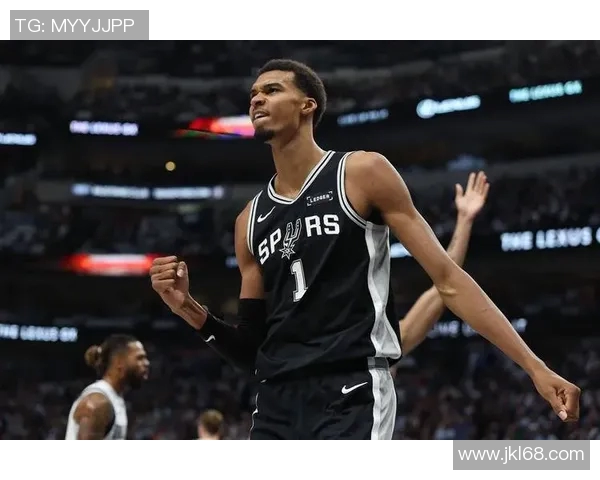 文班亚马首场比赛表现亮眼五次盖帽与字母哥精彩对决引发热议