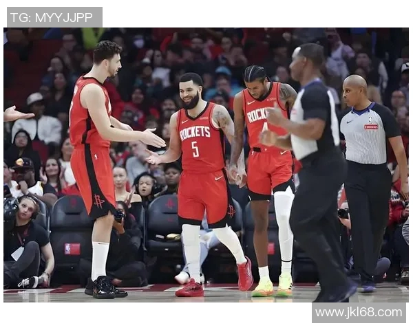 热火与76人对决前瞻分析及比赛结果预测揭秘