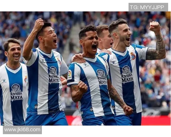 奥萨苏纳迎战社会队争夺西甲联赛关键三分的激烈对决