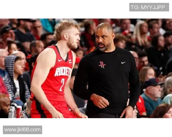 火箭队与灰熊队激战正酣谁将赢得这场精彩对决