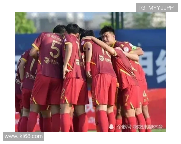 陕西长安竞技迎战南通球队全力争胜展现实力与团队合作精神