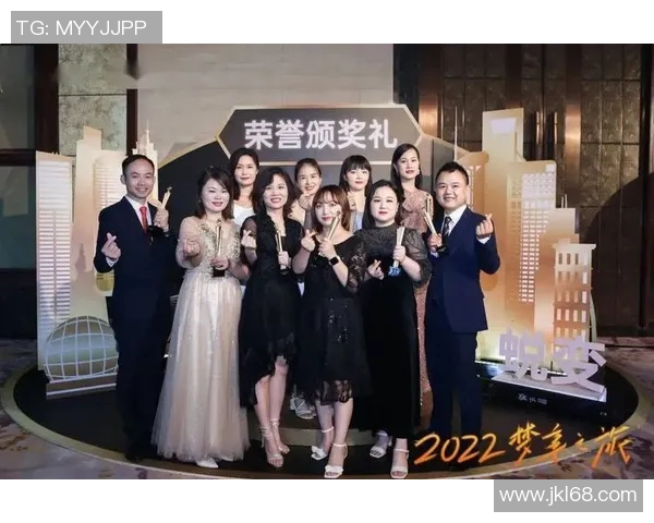 WE战队的蜕变之旅：从荣耀到重生的冠军杯特别报道